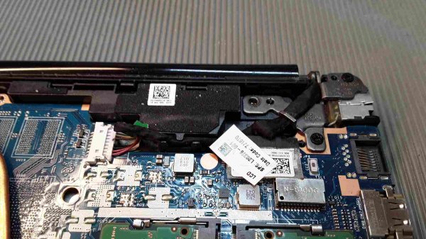 Laptop Ladebuchse Reparatur - mittlerer Aufwand